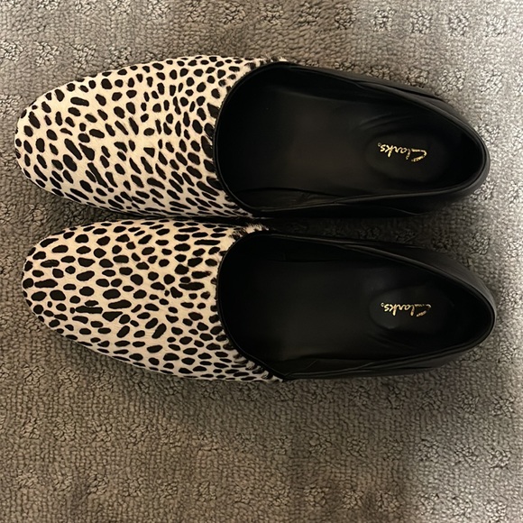Clarks animal print flats - Picture 2 of 6